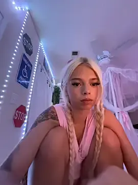 Stripchat Free Porn Cam of Terribletabby
