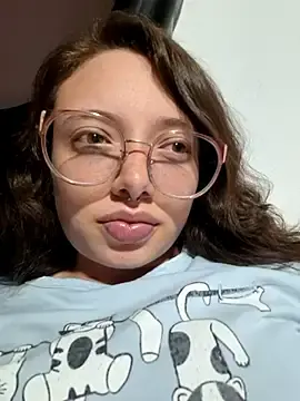 Stripchat Free Porn Cam of linda-schmidt