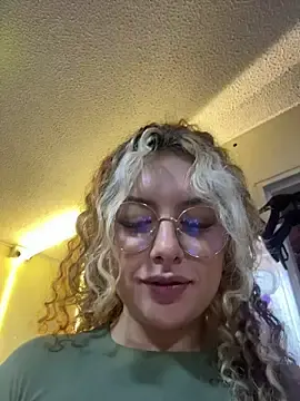 Stripchat Free Live Porn of Joyce-fire