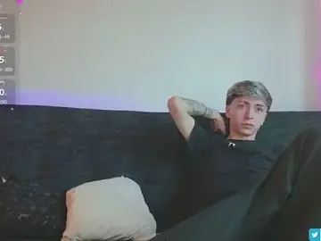 Stripchat Live Porn of ethan_and_ava