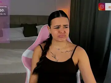 Stripchat Free Porn Cam of EvaRaider