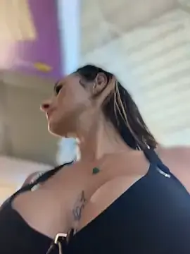 Stripchat Live Sex Cam of Samantha_bigboobs