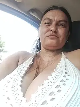 Stripchat Free Porn Cam of Horny-Mommy-Dirty