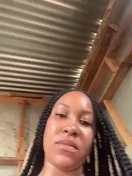 Stripchat Free Porn Cam of Creamy_bitchxxx