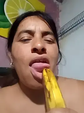 Stripchat Live Sex Cam of ivilondon