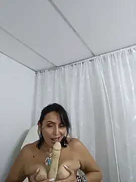 Stripchat Sex Cam of zullyxhot