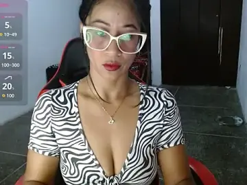 Stripchat Live Porn of Emiliklauss22