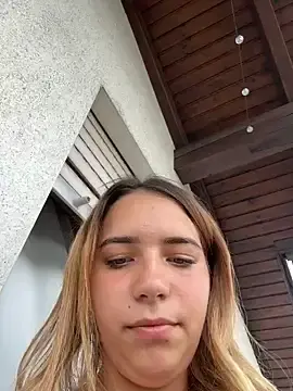 Stripchat Sex Cam of Naomi-Klein