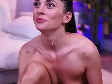 Stripchat Watch Live Sex Cams of EllyLynne