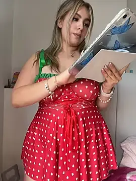 Stripchat Live Sex Cam of Cloee_Rainbow1