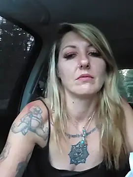 Stripchat Live Porn of SheIsSomething