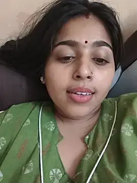 Stripchat Sex Cam of Cute-Simmi69