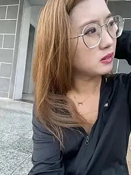 Stripchat Live Sex Cam of redrose520