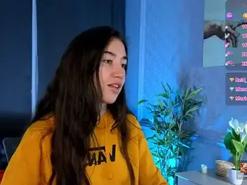 Stripchat Watch Live Sex Cams of Belle_Via