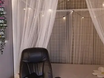 Stripchat Live Sex Cam of Emma_Lirys