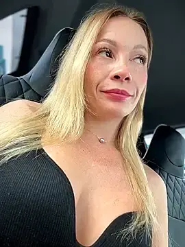 Stripchat Live Porn of LavenderHot
