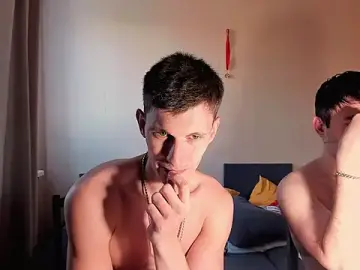 Stripchat Live Sex Cam of Kevin_Hornyyy