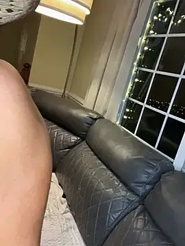 Stripchat Live Sex Cam of LittleMissEeve