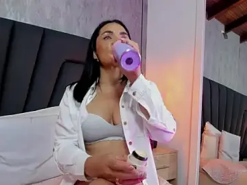 Stripchat Free Live Porn of Longina_