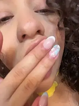 Stripchat Live Sex of Shara_dreams