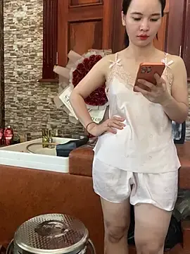 Stripchat Live Sex Cam of LiLi-Kirix99