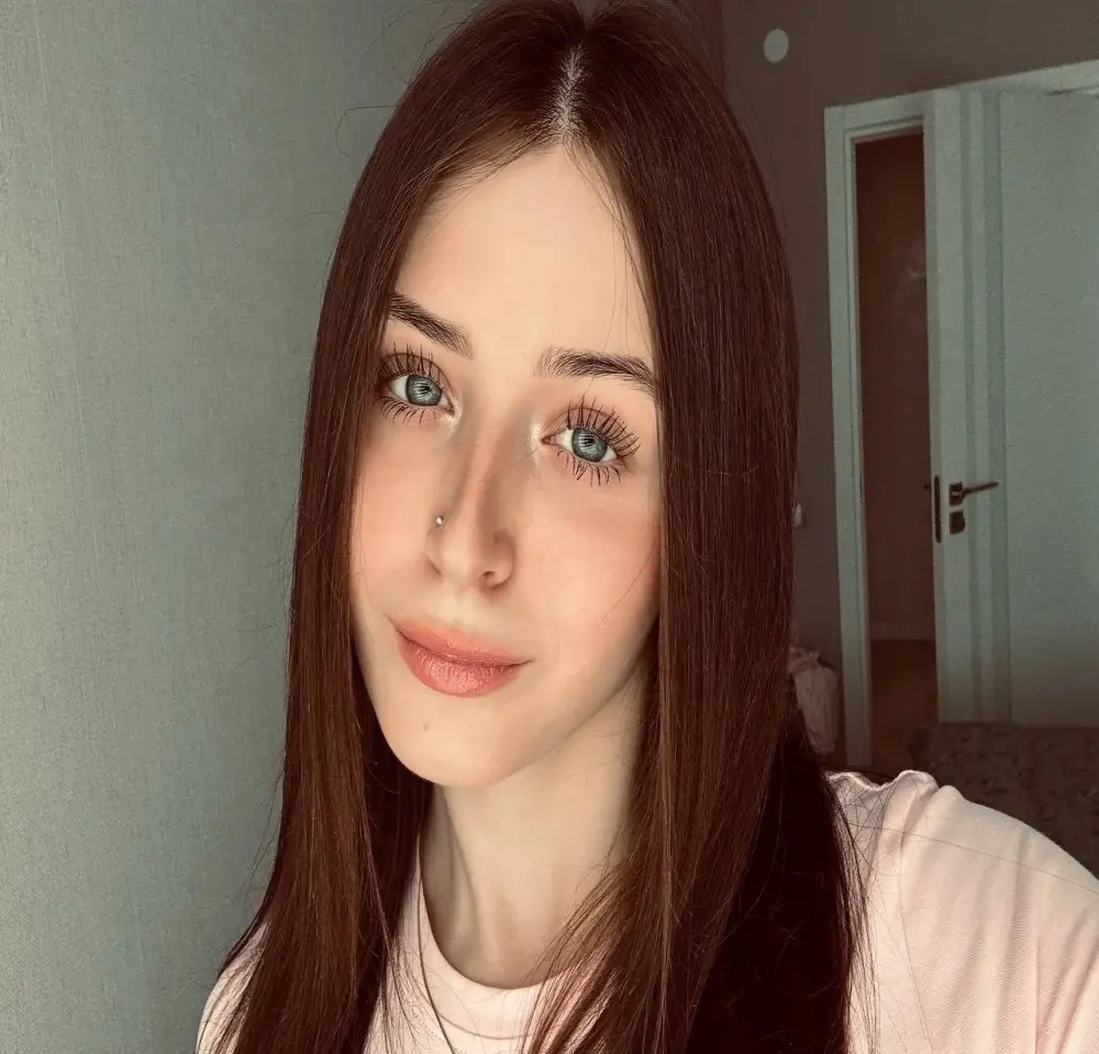 Adel_strongwoman