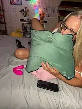 Stripchat Adult Video Chat of TrenaAnne