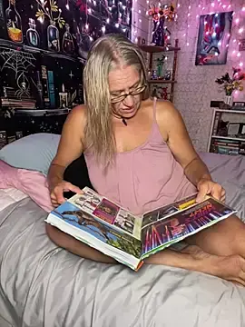 Stripchat Nude Webcam of TrenaAnne