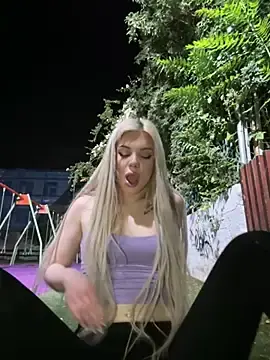 Stripchat Watch Live Sex Cams of AlyssaFoxx_