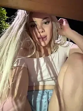 Stripchat Sex Cam of AlyssaFoxx_