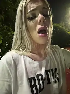 Stripchat Live Sex of AlyssaFoxx_