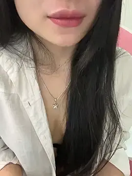 Stripchat Adult Webcam of Lilyy_babyy