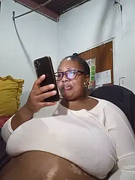 Stripchat Free Live Porn of YELLOW_BONE