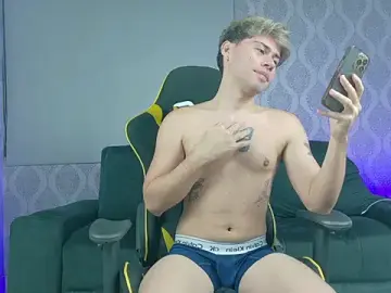 Stripchat Adult Webcams of Twinfire_zeus