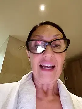 Stripchat Free Live Porn of JasmineNoir2