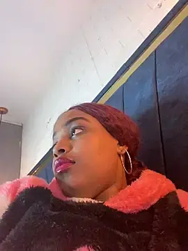 Stripchat Live Sex of Ayla_Noir