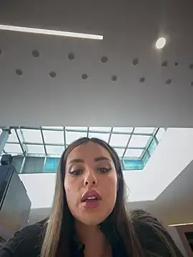 Stripchat Best Webcam of Alirawrz