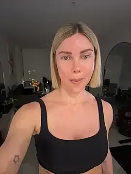 Stripchat Live Sex Cam of raeparks