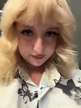 Stripchat Adult Webcam of RonnieKiss