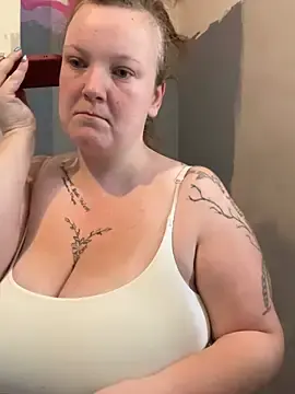 Stripchat Adult Webcam of busty-bella1