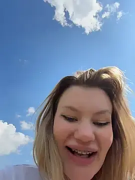Stripchat Free Porn Cam of justmilaa