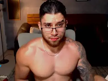 Stripchat Live Sex Cam of Mike_montoya01
