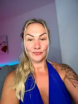 Stripchat Live Sex Cam of NastyMilf_