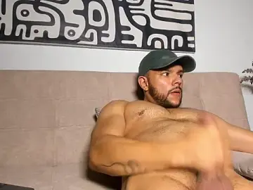 Stripchat Sex Cam of Simon_Brown