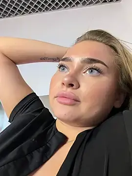 Stripchat Sex Cam of MonicaWestt