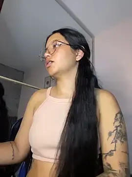 Stripchat Live Sex Cam of Rosita_forever_