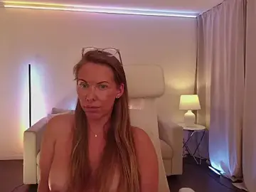 Stripchat Live Sex Cam of Nova-Lee