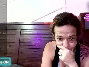 Stripchat Adult Webcam of krash_n_babi