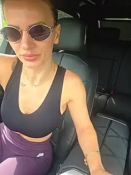 Stripchat Free Porn Cam of QuenMonicaUK