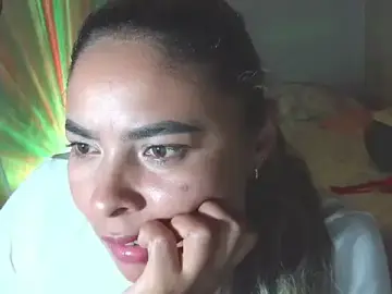 Stripchat Free Porn Cam of crystal_1991